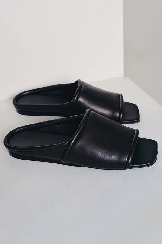 Pantofole da spiaggia casual in pelle con punta quadrata e patchwork in tinta unita 