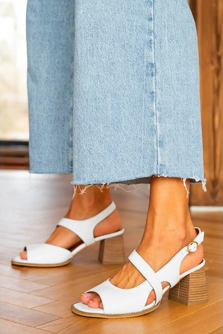 Weiße, klobige Slingback-Absätze mit offener Zehenpartie und Cut-Outs [Pre Order]