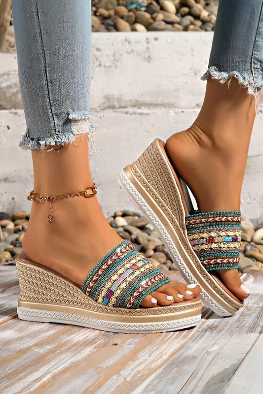 Pantofole casual con zeppa e punta rotonda in stile boho con motivo multicolore 