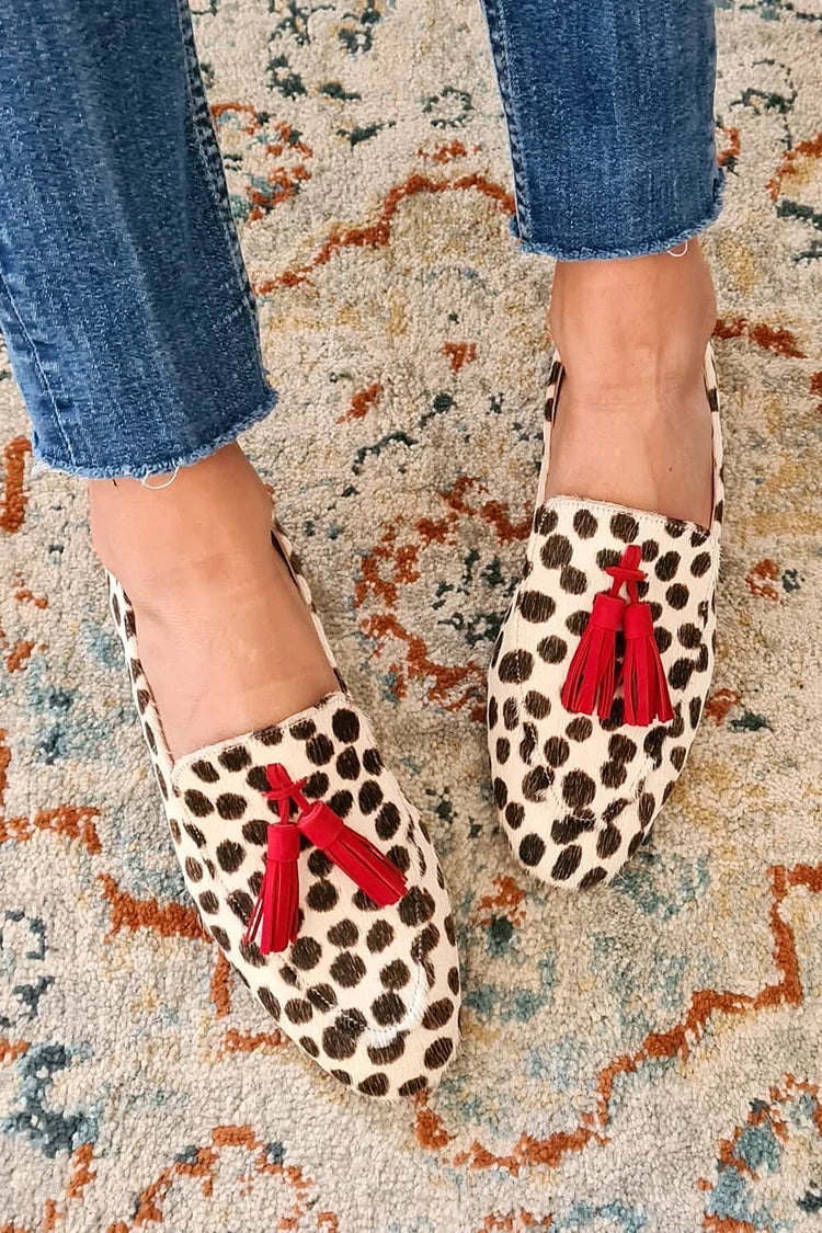 Ozdobne chwosty Mokasyny w panterkę z okrągłym noskiem beżowe [Przedsprzedaż]