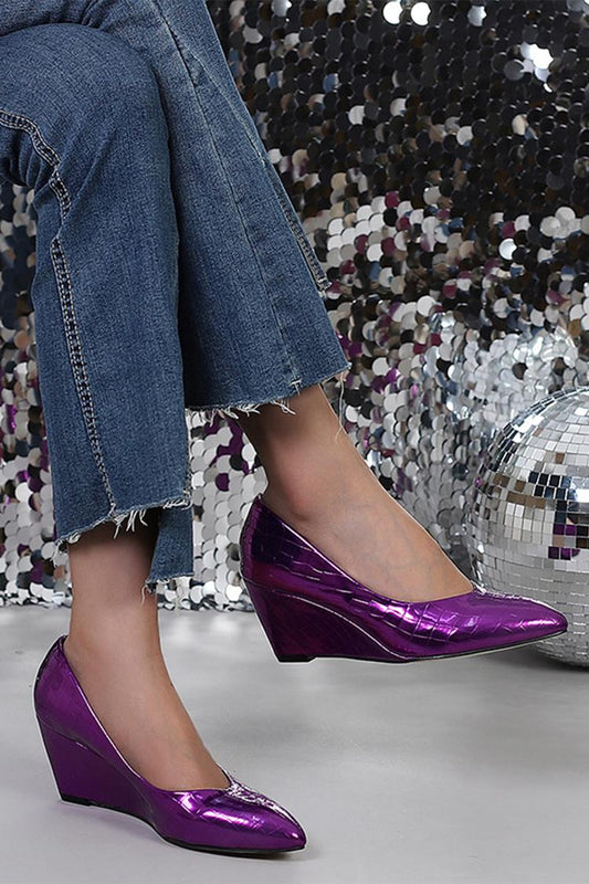 Zeppe con punta affilata, tinta unita, effetto metallizzato lucido, stampa coccodrillo