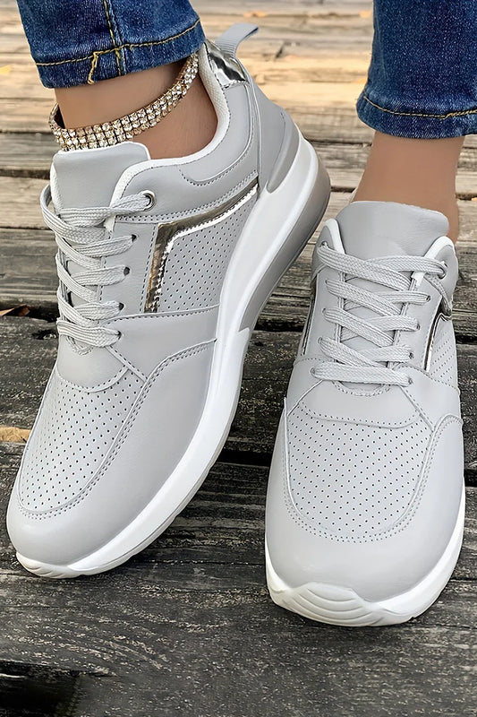 Lässige, schlichte, atmungsaktive Sneakers mit Schnürnaht und Keilabsatz