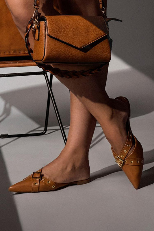 Kreuzriemen-Schnallen-Spitzzehen Hellbraune Mules [Vorbestellung]