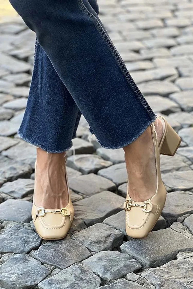 Zapatos de tacón grueso color caqui con tira trasera y punta cuadrada con decoración de hebilla de metal [Pedido anticipado]