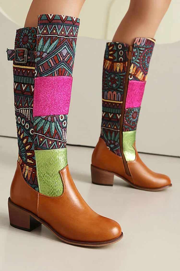 Farbblock-Patchwork-Stammesmuster-Stiefel mit runder Zehenpartie und mittelhoher Wade