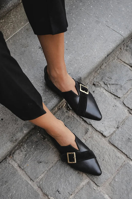 V Cut Patchwork Riemen Schnalle Spitz Zehen Schwarze Ballerinas [Vorbestellung]