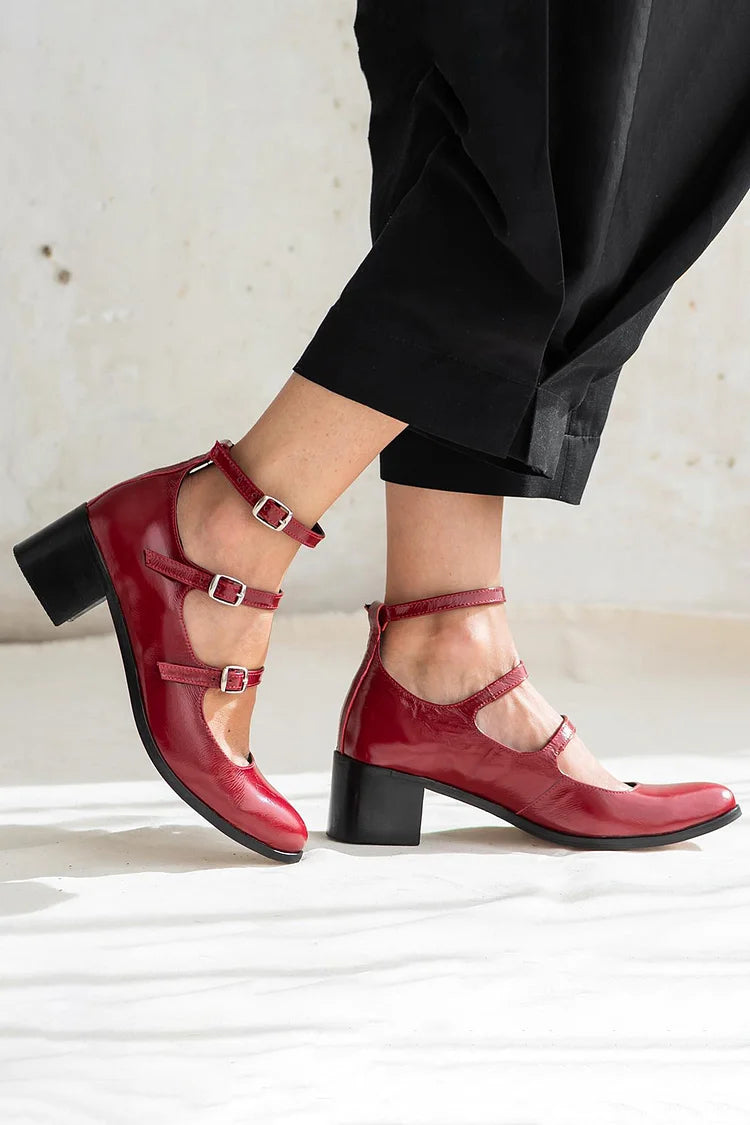 Scarpe con tacco grosso bordeaux, cinturini multipli, fibbie e punta affilata [Pre-ordine]
