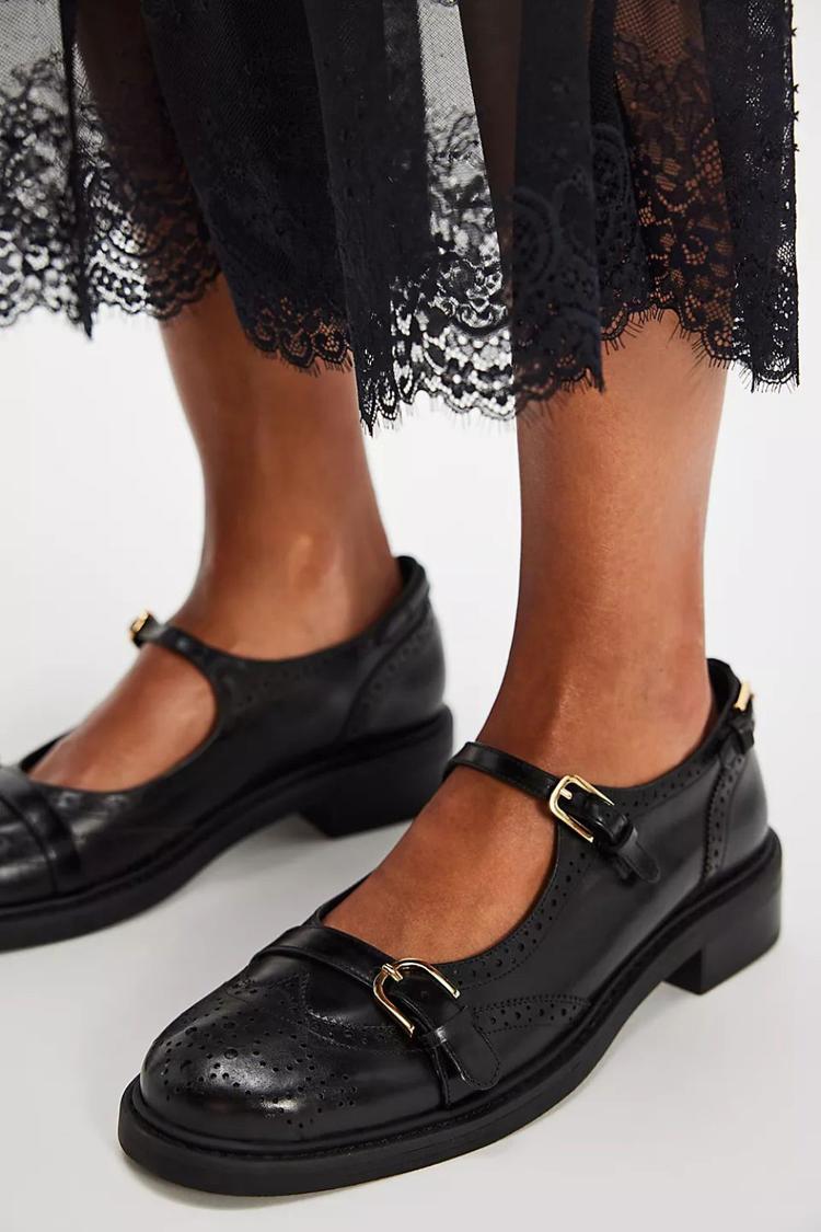 Durchbrochenes Design Rundzehen Schnallen Ristriemen Schwarze Ballerinas [Vorbestellung]