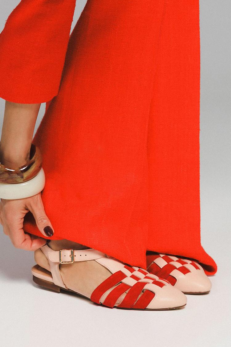 Sandali con cinturino posteriore a punta in tessuto colorblock rosa chiaro [Pre-ordine]