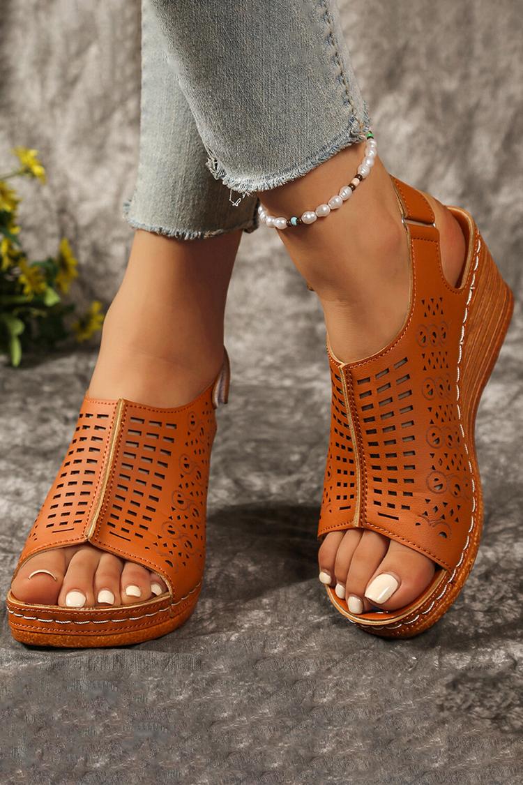 Sandali con zeppa e cinturino posteriore casual, con punta tonda e traforata, tinta unita