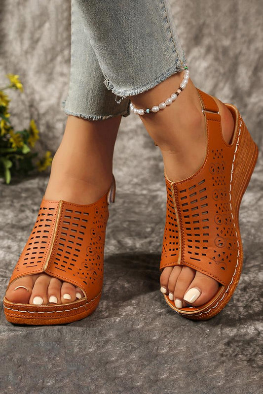 Sandali con zeppa e cinturino posteriore casual, con punta tonda e traforata, tinta unita