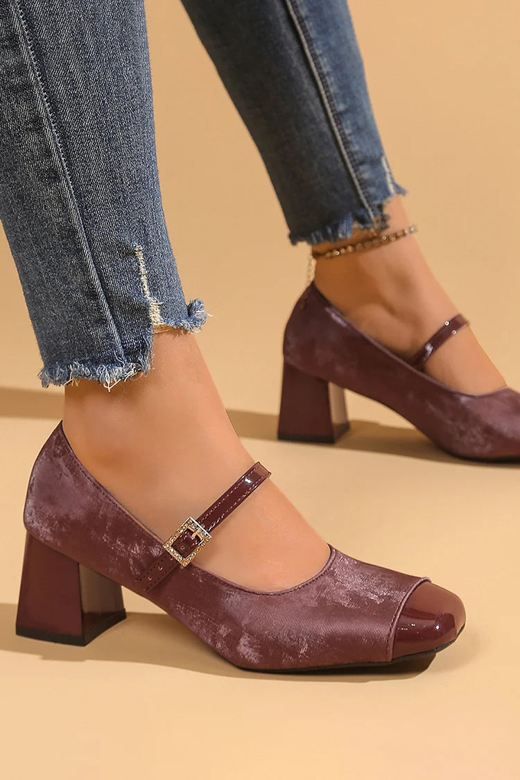 Scarpe con tacco grosso, punta quadrata, cinturino sul collo del piede patchwork e fibbia 