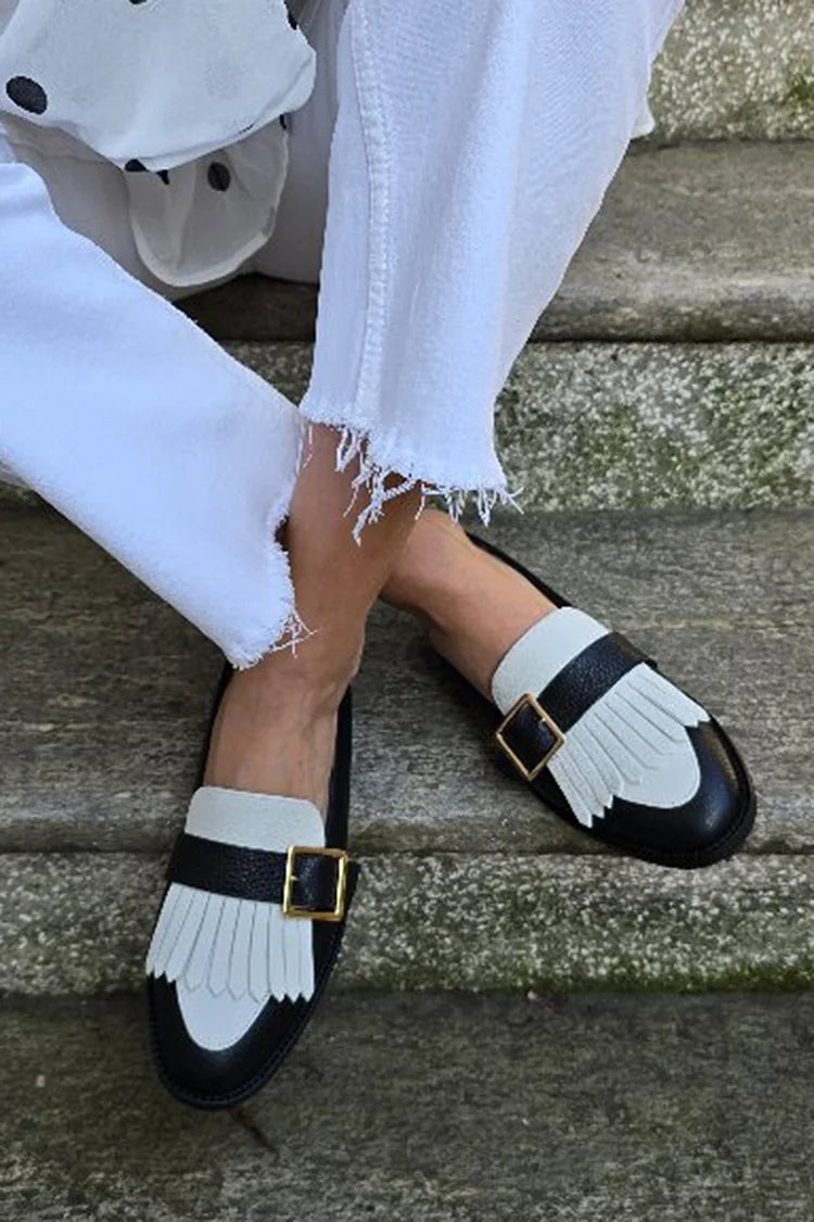 Czarne mokasyny z okrągłym noskiem, ozdobą w postaci klamry i paskiem z frędzlami w stylu colorblock [Przedsprzedaż]