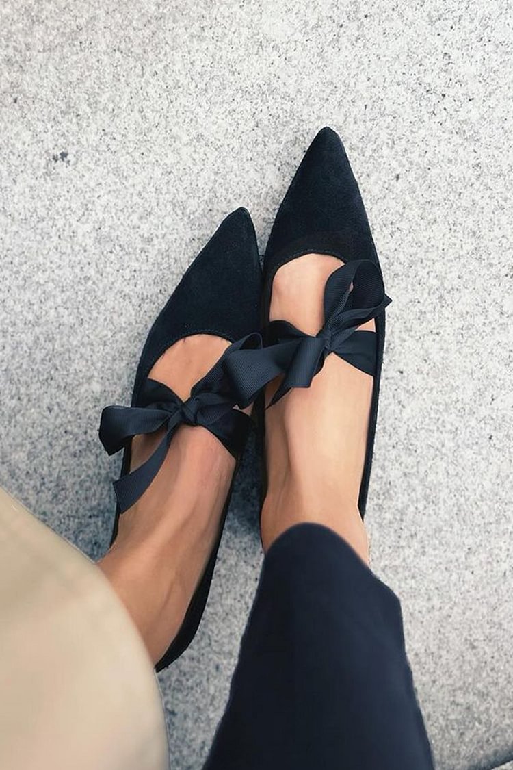 Tied Up Solid Color Pointed Toe Black Flats