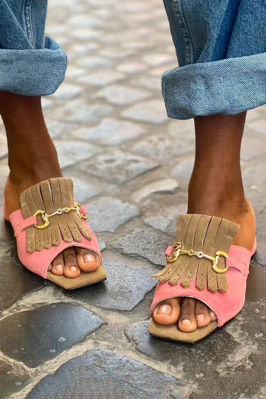 Sandali rosa con fibbia in metallo e frange colorblock [Pre-ordine] 
