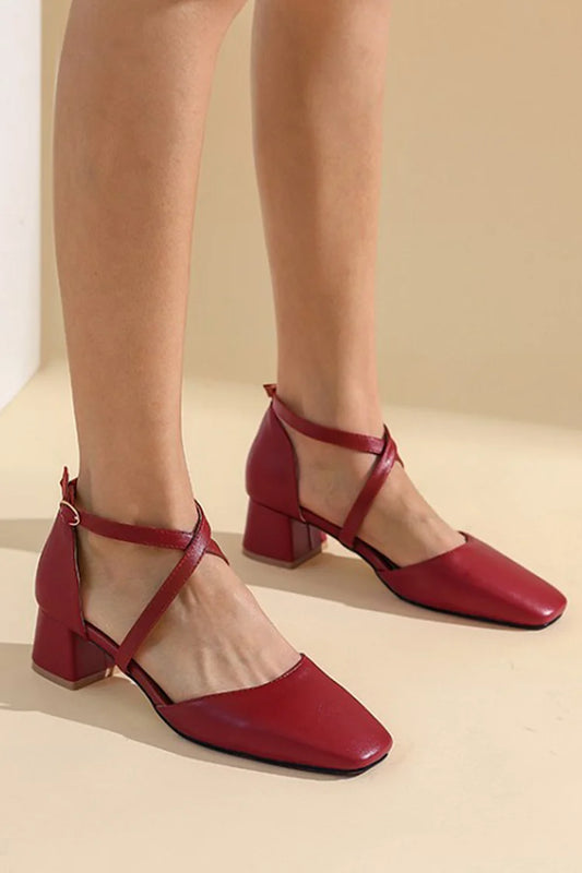 Scarpe con tacco grosso, punta quadrata, fibbia e cinturino incrociato, tinta unita