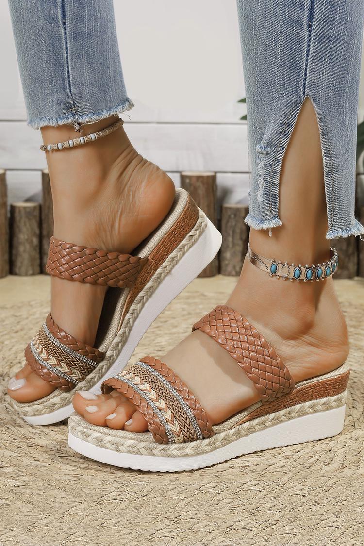 Pantofole casual con zeppa, punta rotonda, cinturino intrecciato e decorazioni in strass