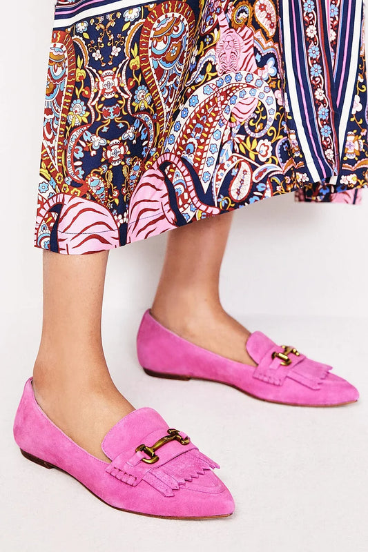 Różowe mokasyny z ozdobą w postaci chwostów, klamry typu horsebit i spiczastym noskiem [Przedsprzedaż]