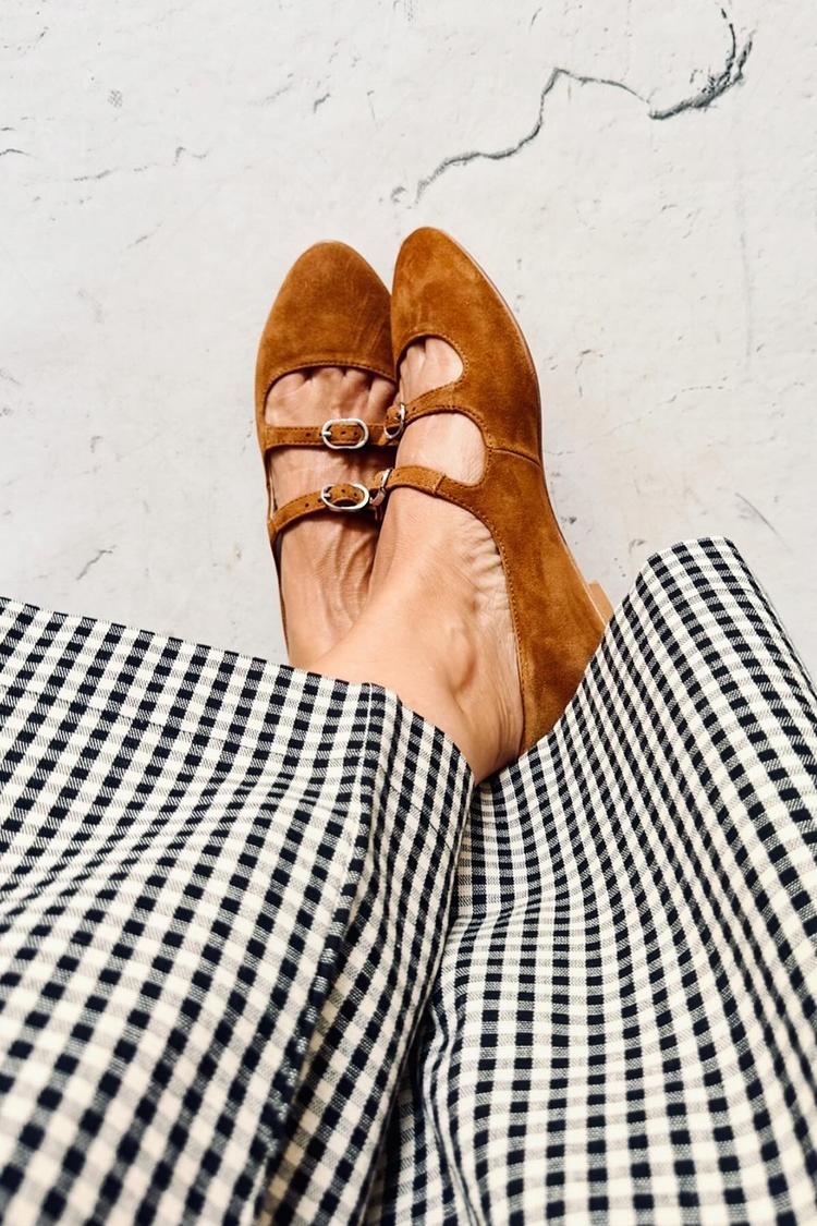 Two Strap Buckle Solid Color Pointed Toe Brown Flats [Pre Order]