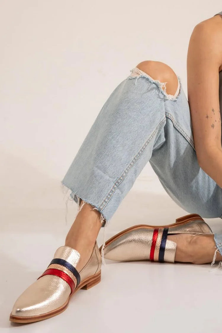 Mokasyny w kolorowe paski z metalicznym połyskiem, złote, z noskiem w szpic [Przedsprzedaż]