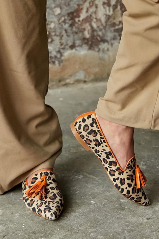 Ballerine retrò con punta affilata, frange e stampa leopardata 