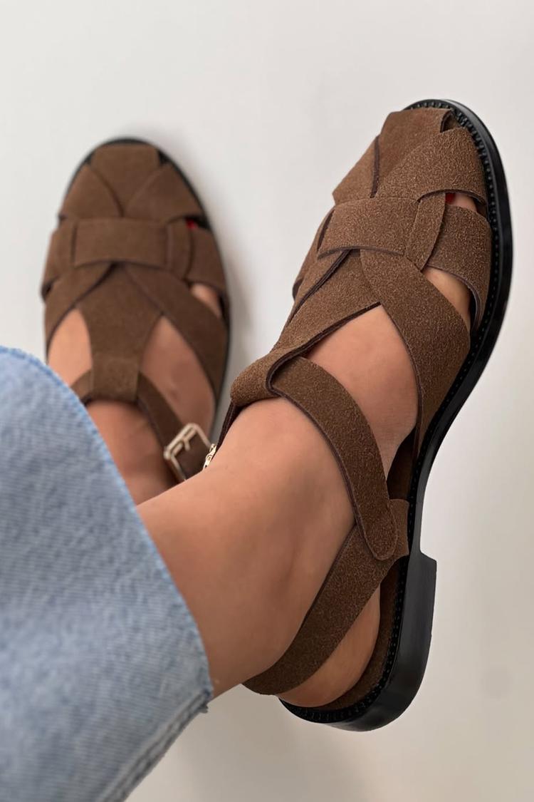 Sandali con punta tonda e traforata, colore marrone scuro [Pre-ordine] 