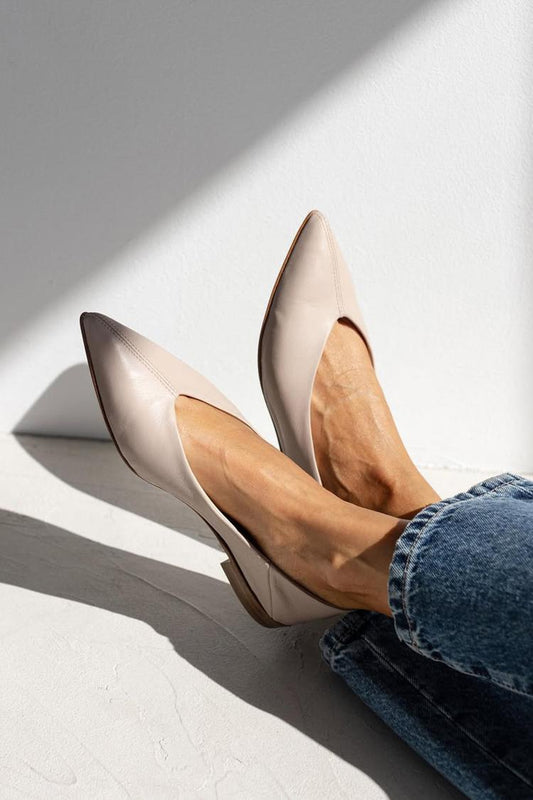 Scarpe basse casual slip-on color cachi con punta a punta e tinta unita [Pre-ordine]