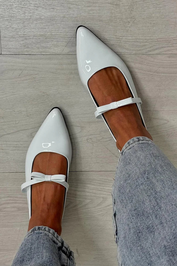 Sapatilhas Brancas de Bico Apontado com Laço de Cor Sólida [Pré-Encomenda]