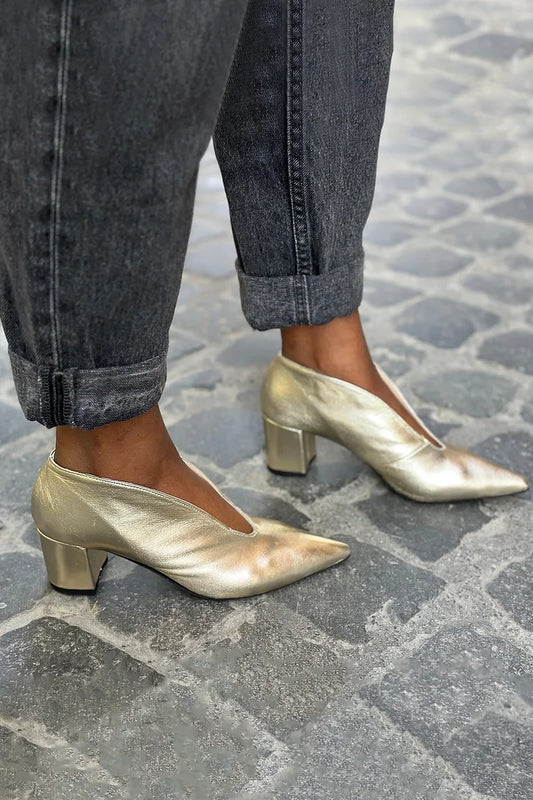 Metallic Sheen V Cut Pointed Toe Gold Chunky Heels