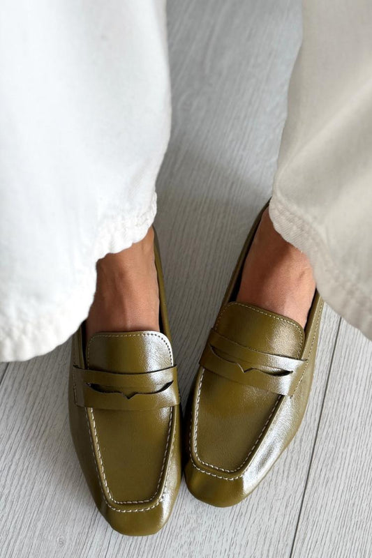 Nahtdetail-Patch-Gürtel Solide Quadratische Spitze Armeegrüne Loafer [Vorbestellung]