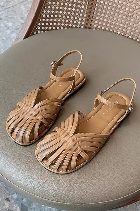 Sandali casual con fibbia e cinturino alla caviglia, con punta chiusa e svuotata 