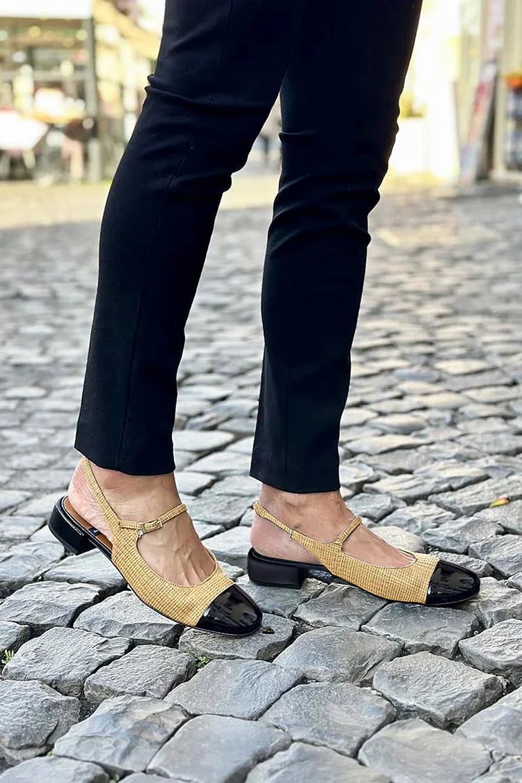 Tacones bajos color caqui con hebilla y tiras en el empeine y punta redonda en bloques de color [pedido por adelantado]