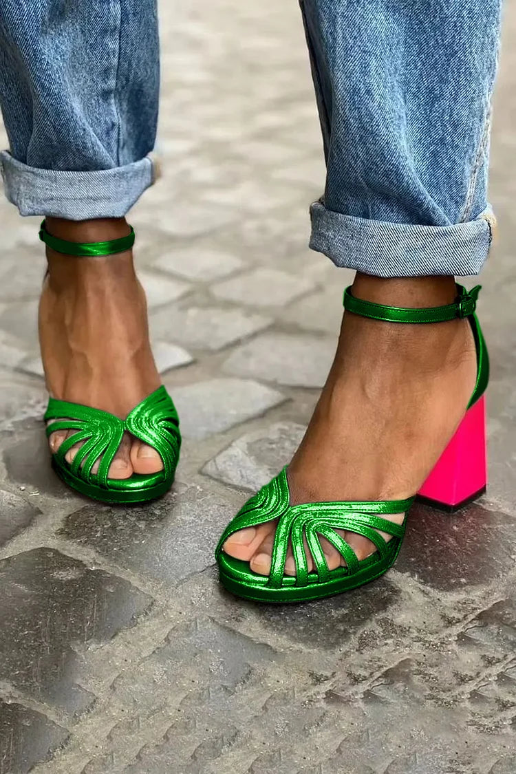 Tacones gruesos con bloques de color y punta abierta ahuecados 