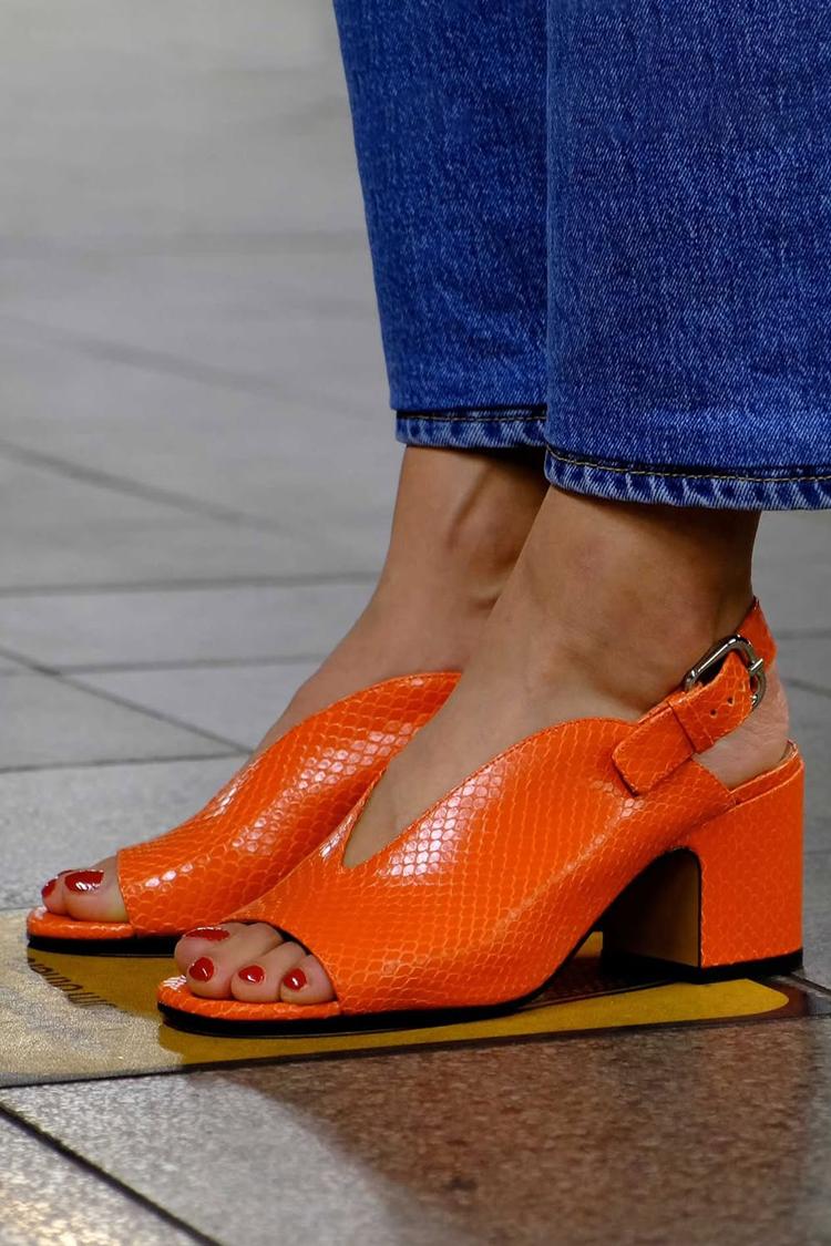 Scarpe con tacco largo arancioni a punta aperta con stampa serpente tinta unita [Pre-ordine]