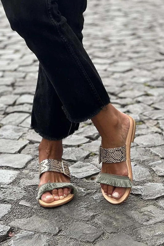 Sandali con punta tonda, cinturino sul collo del piede con stampa serpente, fibbia e decorazione a nappa [Pre-ordine]