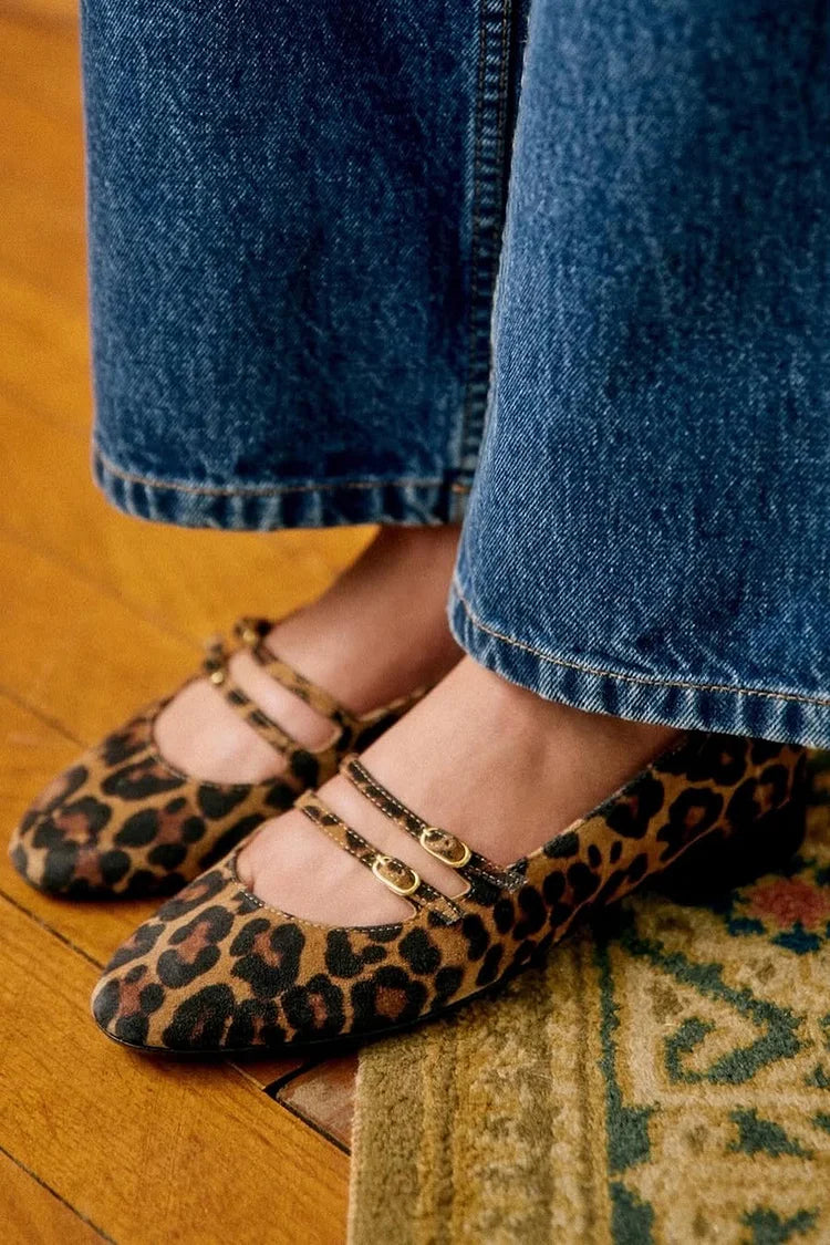 Ballerine marroni con punta tonda, due cinturini e fibbie con stampa leopardata [Pre-ordine]