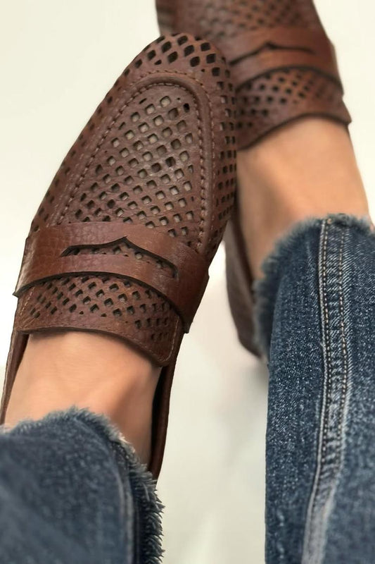 Ausgehöhlte einfarbige Patchwork-Loafer mit quadratischer Spitze in Braun [Vorbestellung]