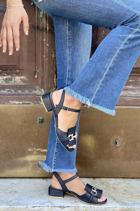 Scarpe con tacco basso e aperto, nere, con fibbia in metallo decorata [Pre-ordine] 