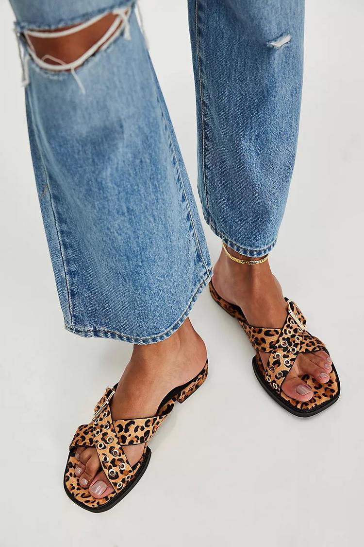 Pantofole con punta quadrata, fibbia e cinturino incrociato con motivo leopardato [Pre-ordine] 