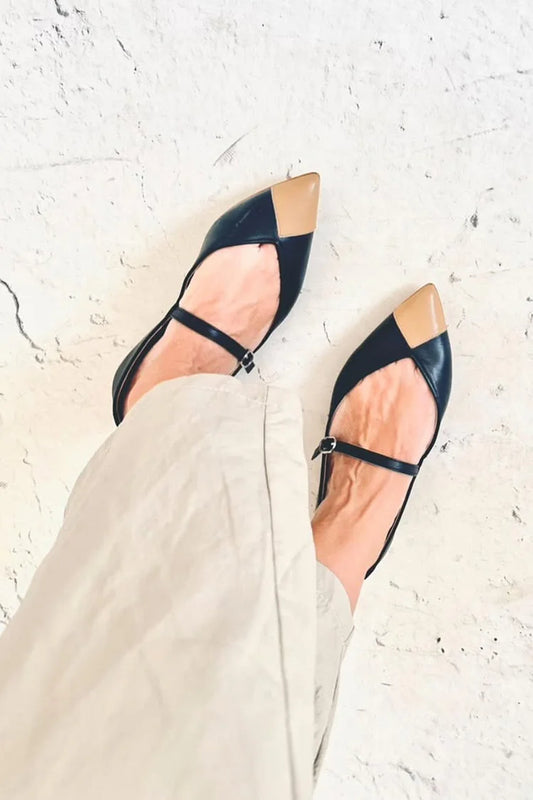 Instep Strap Buckle Colorblock Pointed Toe Black Flats [Pre Order]
