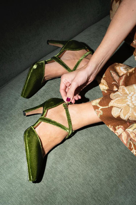 Cross Strap Buckle Pointed Toe Velvet Green Low Heels [Pre Order]