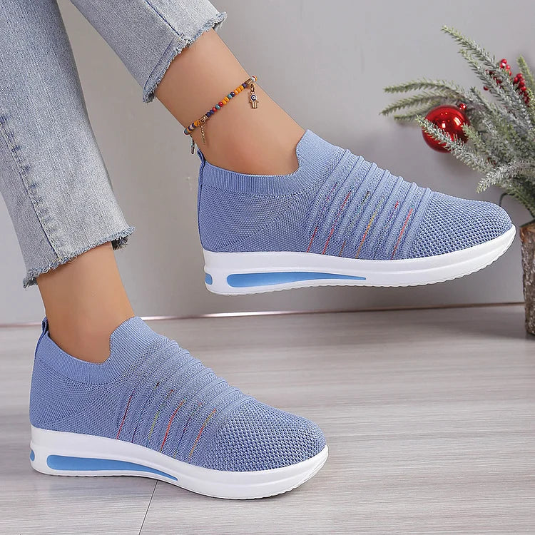 Sneakers slip-on traspiranti con punta tonda e arricciate multicolor
