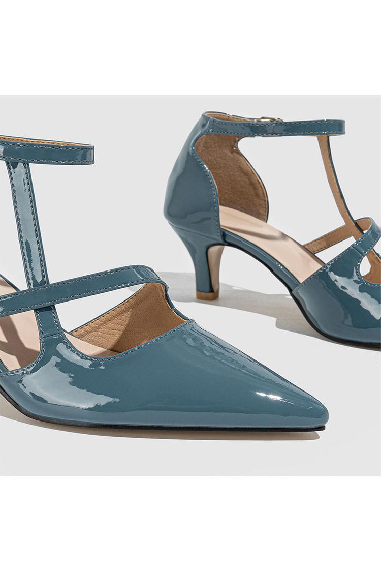 Scarpe con tacco a spillo a punta, con cinturino alla caviglia incrociato irregolare, tinta unita e fibbia