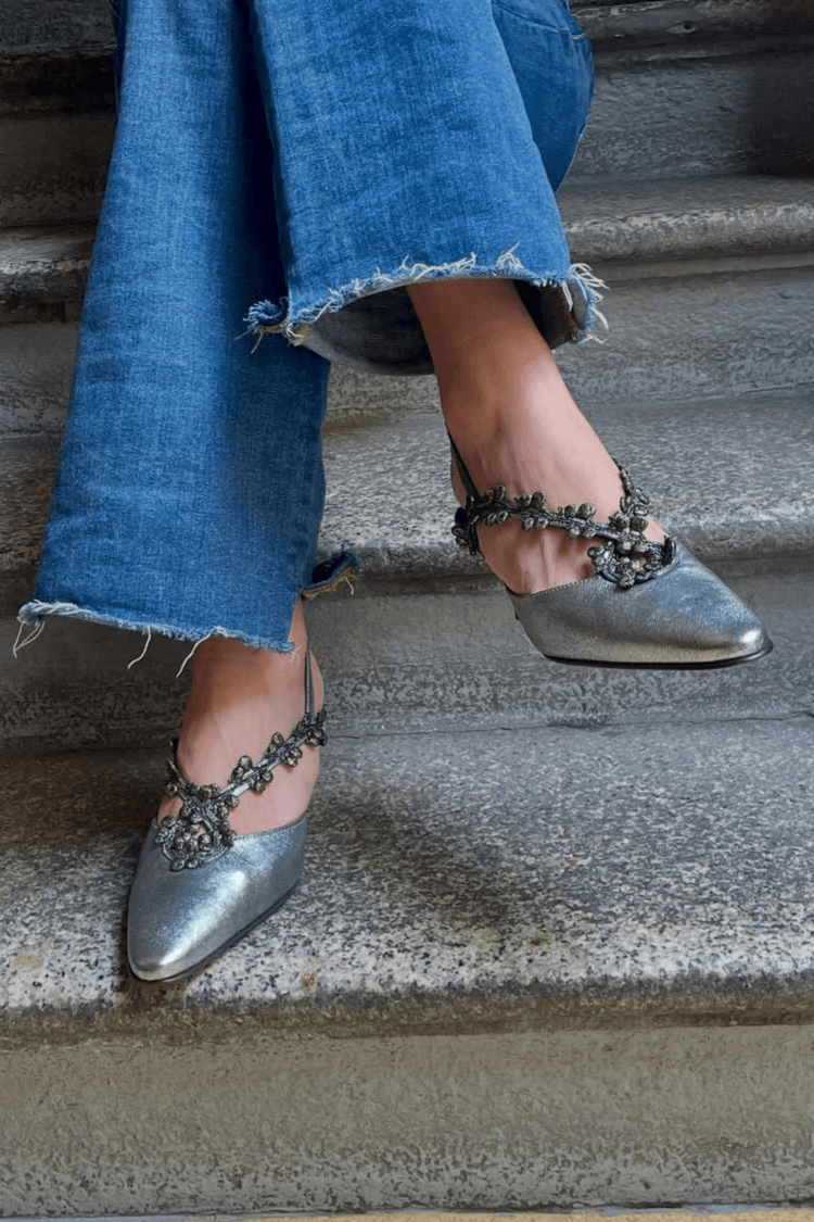 Scarpe con tacco a spillo e cinturino posteriore metallizzato [Pre-ordine]