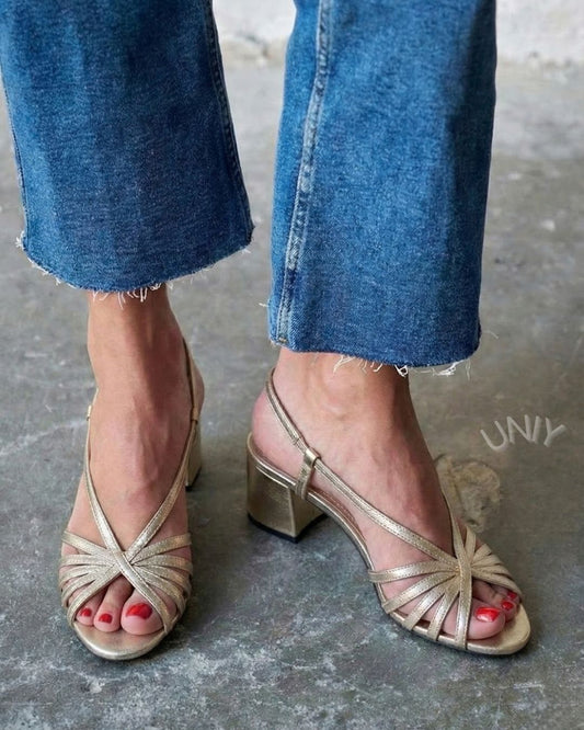 Sandali con tacco a blocco e punta aperta con cinturino incrociato dorato [Pre-ordine]