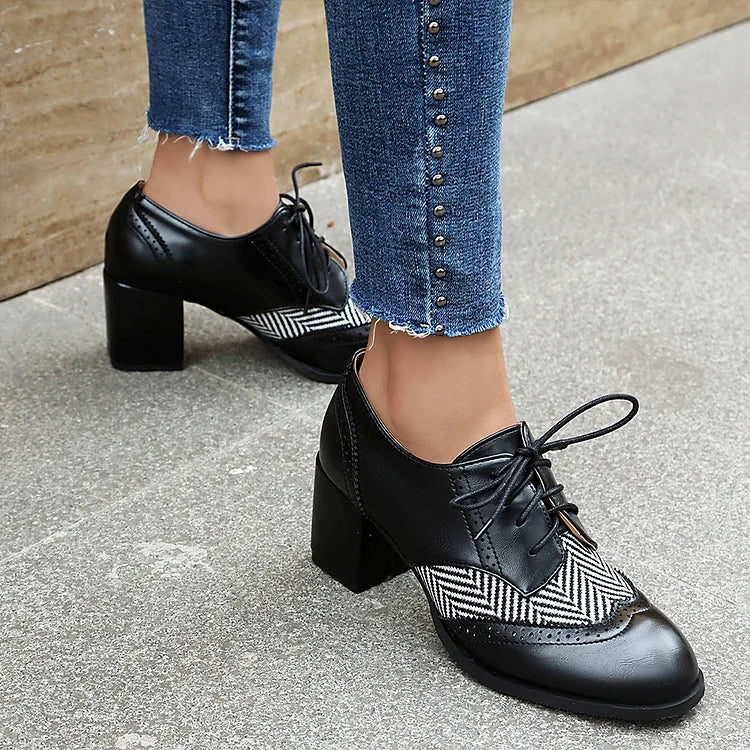 Scarpe Oxford brogue casual con punta tonda, lacci e tacco spesso 