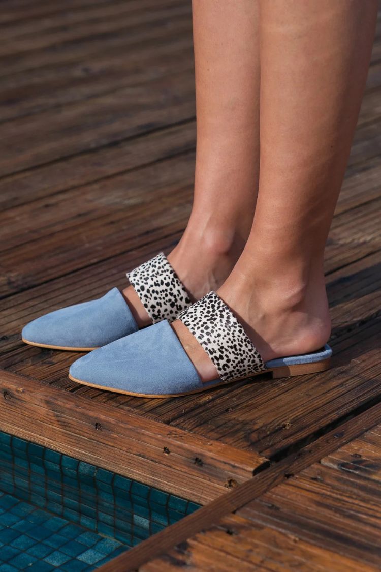 Sabot piatti a punta con stampa leopardata chic [Preordine]