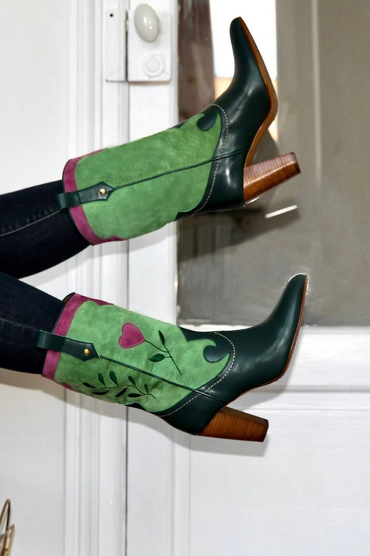 Botas de cowboy bordadas com coração verde [Pre Order]