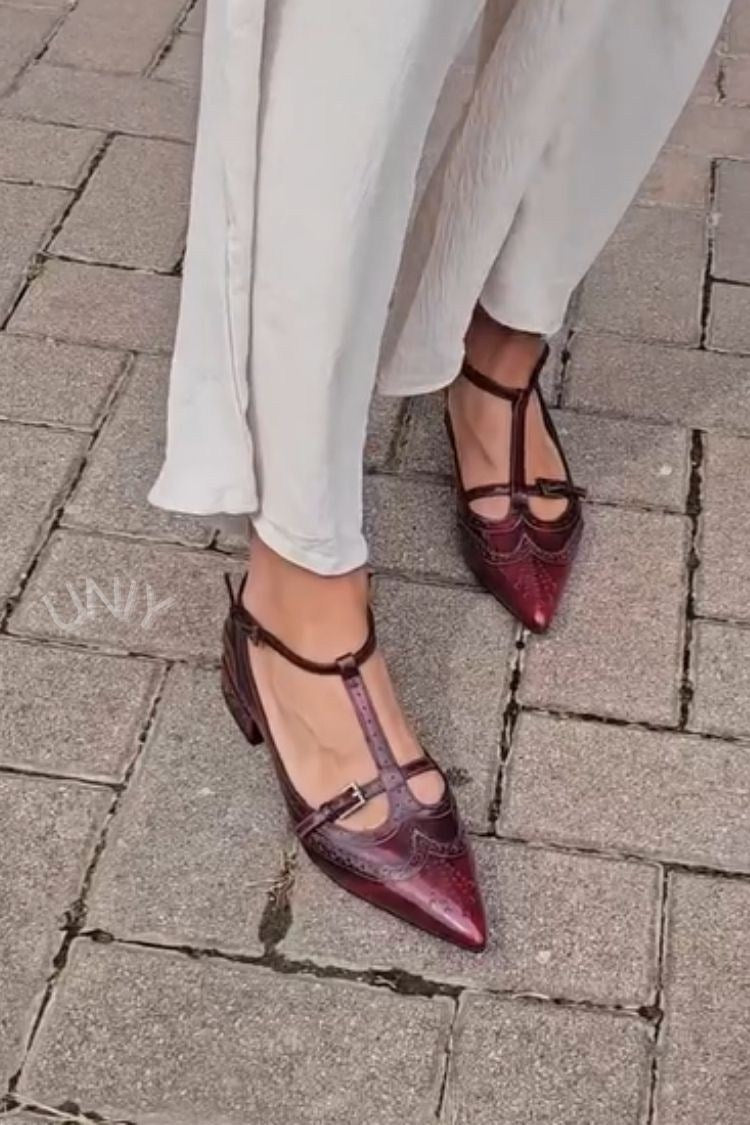 Décolleté con tacco a blocco vintage, cinturino a T e punta bordeaux [Pre-ordine]
