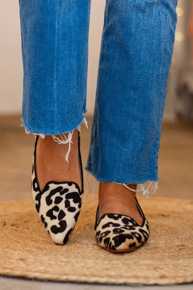 Leopard Print Scalloped Edge Pointed Toe Flats